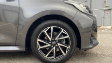 Toyota Yaris 1.5 Hybrid Design 5dr CVT Hybrid Hatchback